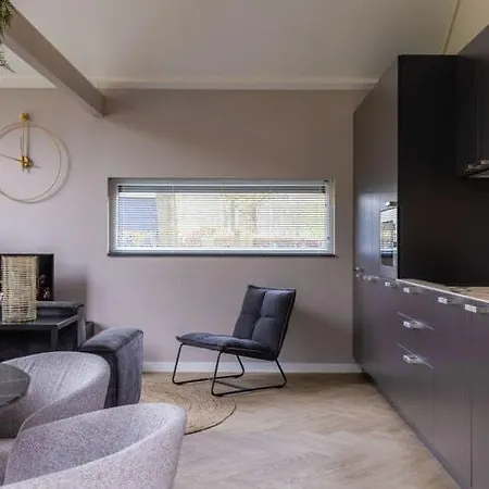 Eco In Latour By Scenic Pond Semesterbostad