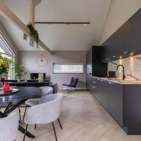 Eco In Latour By Scenic Pond Oirschot