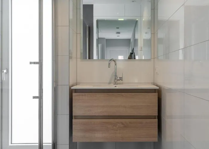 Eco In Latour By Scenic Pond * Oirschot