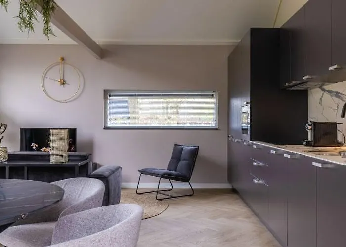 Eco In Latour By Scenic Pond Dom wakacyjny