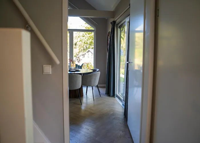 Dom wakacyjny Eco In Latour By Scenic Pond Oirschot