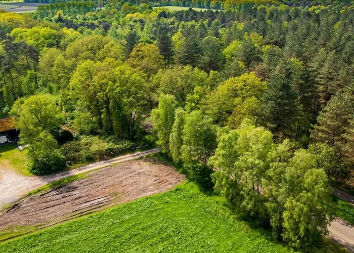 Eco In Latour By Scenic Pond Dom wakacyjny *